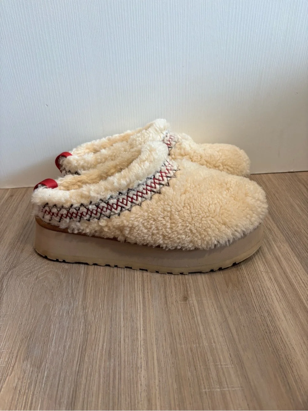 UGG Tazz Heritage Braid Natural Sheepskin Slipper Women’s Size 8 US Platform
